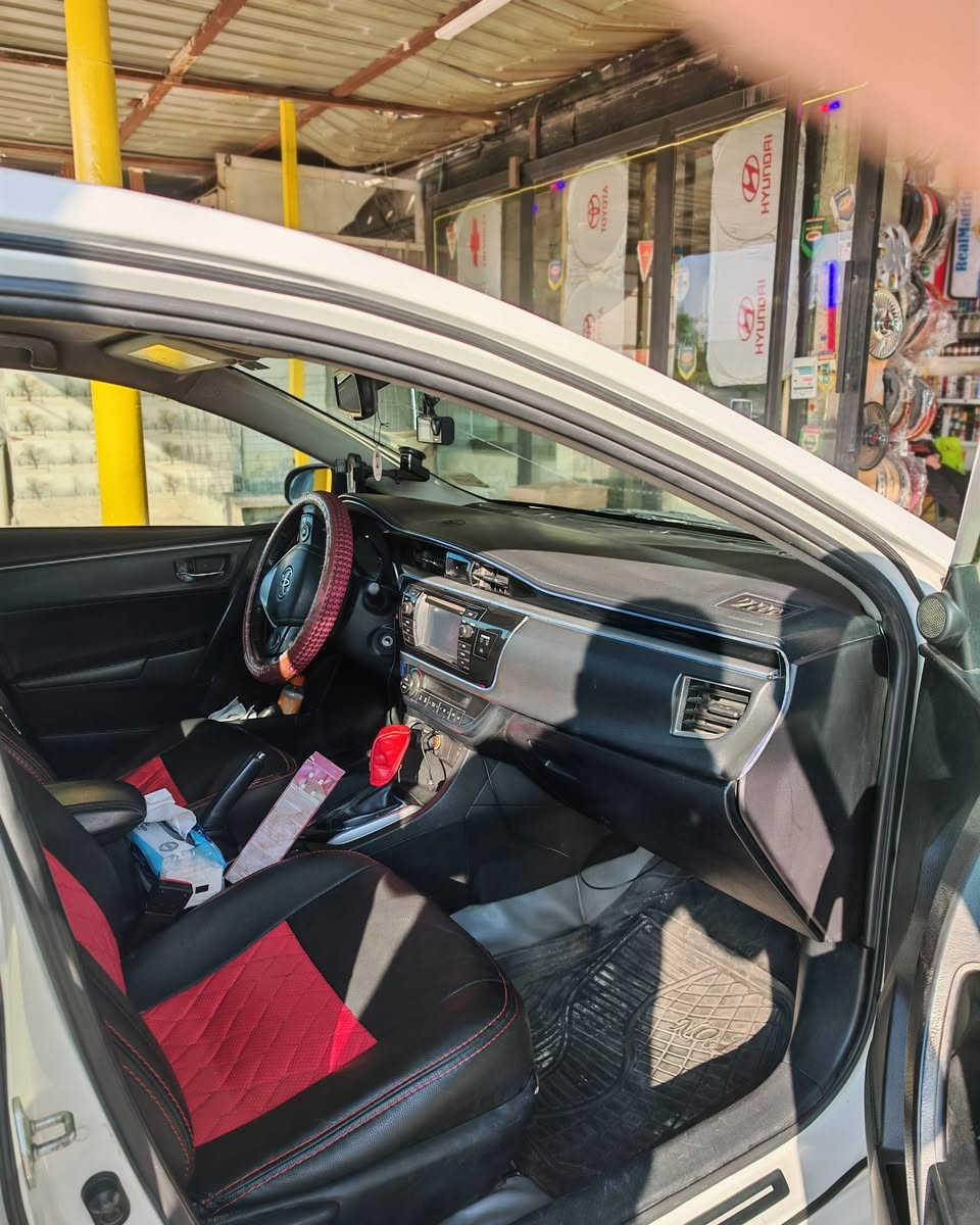 🚗 تويوتا كورولا 2015 أمريكي للبيع
#السعر / 128 وبيها مجال
سيارة نظيفة جداً والاستعمال شخصي، جاهزة للاستخدام اليومي بدون أي مصاريف.
✅ المواصفات:
محرك: 1800cc اقتصادي وقوي
قير: أوتوماتيك
وارد: أمريكي
تبريد ممتاز وتدفئة شغالة
شاشة / بلوتوث / كاميرا خلفية 
سنسرات 
تايرات بحالة جيدة
صالون نظيف جداً
ايرباك سليم 
***********
