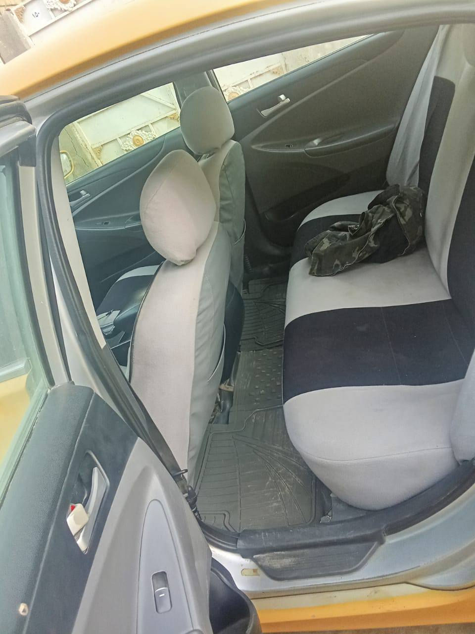 السلام عليكم سوناتا 12
رقمه كربله تريد تحويل ثاني يوم تريد وكاله بكيفك بيه حادث الجاملغات الوره السياره حلوه بس بيه الحاملغ الوراه مامسوي عدل بي شغل بصيط السياره خير من الله السعر 73 وبيه مجال 

الرقم ***********
