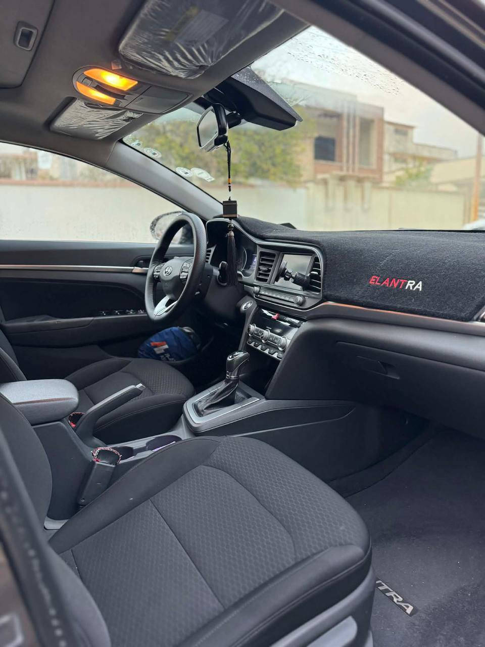 🚘 للبيع: هيونداي النترا 2020 (فول مواصفات) بحالة ممتازة! 🚘
​
​📌 
​الموديل: هيونداي النترا 2020.
​الوارد: أمريكي (مواصفات ممتازة).
​المحرك: 2000 دوش (DOHC) عزم قوي وأداء اقتصادي.
​المسافة المقطوعة: 35 ألف ميل فقط (عداد حقيقي ونظيف جداً).
​درجة الفئة: فول مواصفات.

​🛠️ حالة البودي والضرر:
​السيارة نظيفة جداً، والضرر عبارة عن قطعة واحدة فقط (قبغ الصندوق) .

مكان السياره موصل
​📞 للتواصل :
#***********📱
