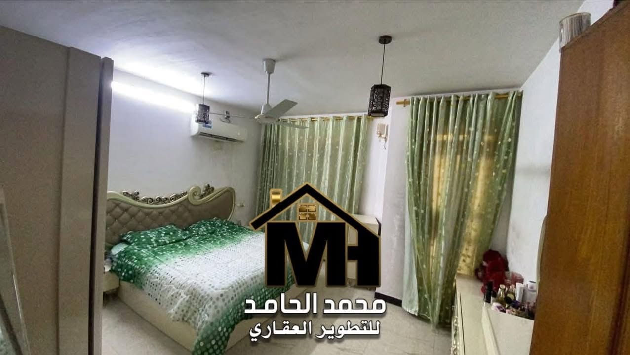 للايجار في السيديه
دار سكن نضيف موقع ممتاز 
المساحه 65م واجهة 5م مدخلين 

يحتوي على: الطابق الاول 
مدخلين صاله ومطبخ وخدمات رئيسية 
الطابق الثاني غرفتين نوم وخدمات رئيسية 
الطابق الثالث غرفة نوم وخدمات 

الموقع السيديه شارع شارع النخيل ثاني عقار عن شارع النخيل موقع ممتاز 

ملاحضه الدار يسلم فارغ غير مؤثث 

للاستفسار ***********
