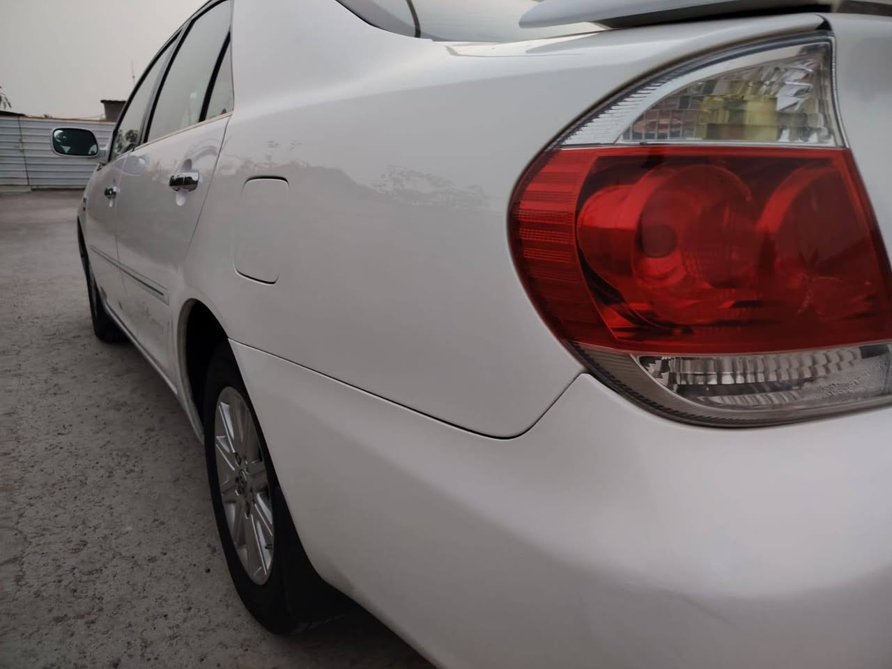 سلام عليكم للبيع كامري ٢٠٠٦خليجي مكفولة من كلشي عدة شبر رش محرك ٢٤٠٠ محرك كير حداديات كلهة مكفولة رقم بغداد سياره جديده وجاهزة من كل شي حداديات كلهة جديده تخم تاير تبريد سياره مناقصهة اي شي سياره مصروف عليهة ومتعوب عليهة للستفسار ***********  *********** اخوان فقط جناي يتصل شرط تحويل
