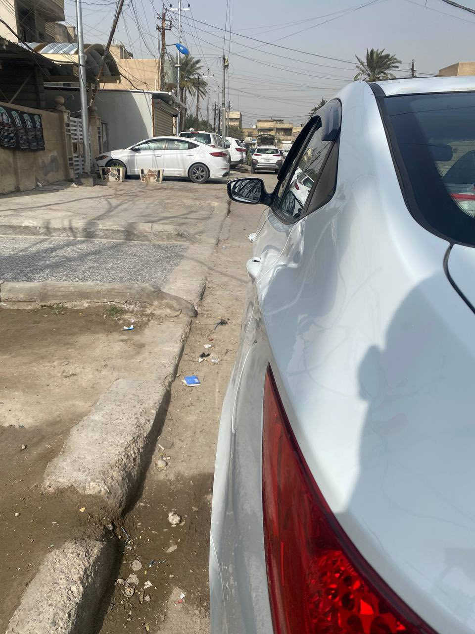 السلام عليكم .. للبيع فقط
هونداي اكسنت 2014 فول مواصفات
ماشية 79 كيلو حقيقي
خليجي كوري مواصفات و استيراد خاص اعلى فئة بالاكسنت رقم بغداد بأسمي
محرك 1600 + كير اوتو ( مكفولات )
مكفولة من الضربة والصبغ والتبديل تبريد ثلج ، صدر جديد
مواصفاتها /
1- بصمة ابواب وتشغيل
2 - تبريد بيانو
3 - فتحة سقف
4 - كراسي وابواب جلد بلادي
5 - مري شفط مع القفل والفتح
6- تدفئة مقاعد
7 - تدفئة مقود
8- ترحيب ذكي
9 - شاشة خرائط + كامرا بلادي
10 - حساس خلفي بلادي
11 - شاشة معلومات وسطية
12 - لايت اوتو مع حاجب + عدسة
13 - ويل كب بلادي + 4 دسك
14 - نظام ECO الاقتصادي
15 - نظام مانع التزحلق
16 - اشاير بالمري  
17 - تحكم مقود جهتين ... وبعد بيها هواية مواصفات 
المكان بغداد المشتل
***********
