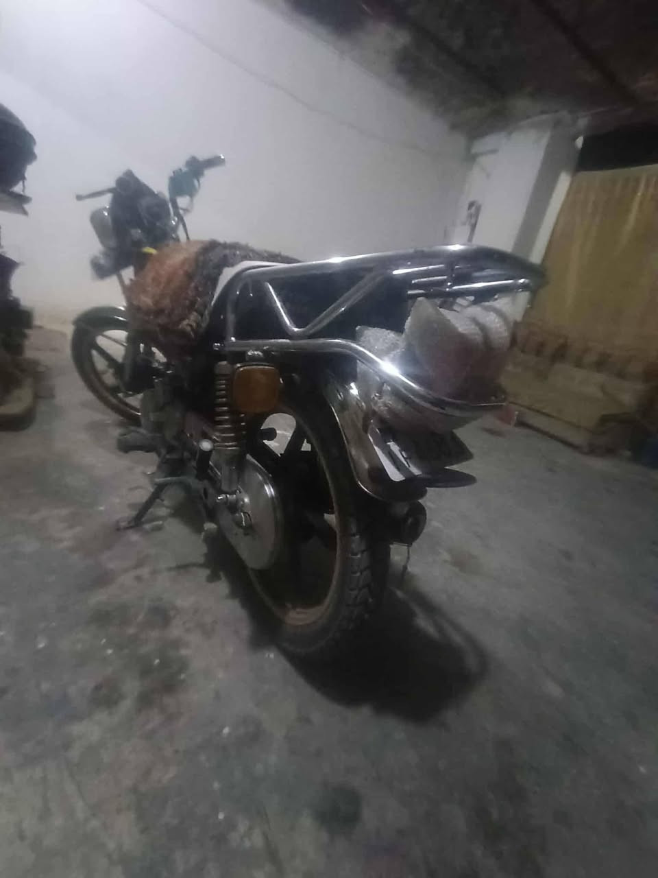 بسم الله الرحمن الرحيم
السلام عليكم دراجه سافان. موديل. ٢١ الدراجه اوراق كامله

      . مابيهة اي نقص. نضيفة. شوفه عينك رقم التلفون *********** متواجد ع فيس. والواتساب وع خط
العنوان بابل قضاء المحاويل
