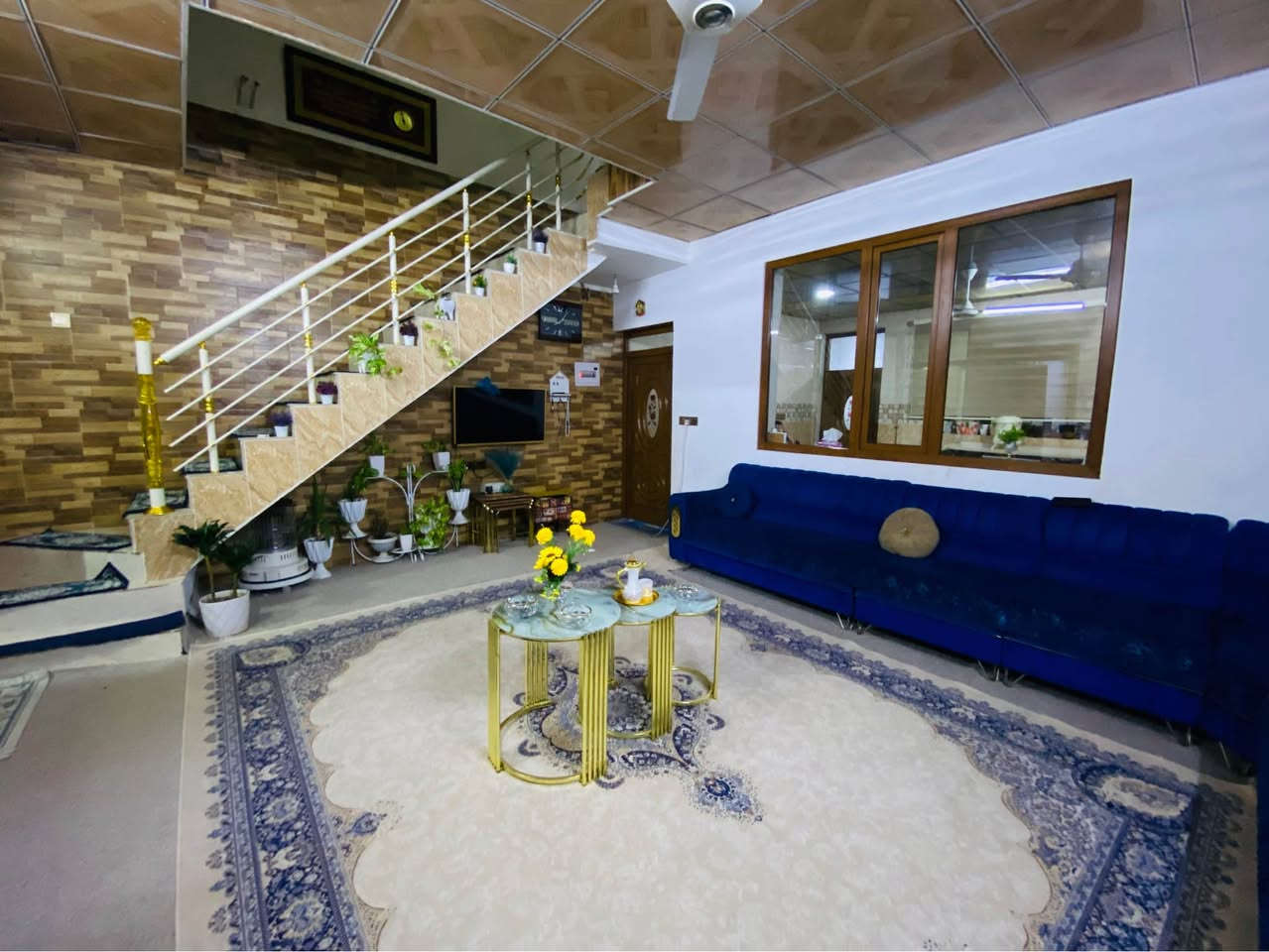 بيت للبيع طابقين 125متر شروق قبلة متكون من ثلاثة غرف وصالة ومطبخ  ومشتملات في حي فرمانبران5000
السعر 690 ست دفاتر وتسعين وبي مجال للاستفسار ***********

خانو لو فروشتن 125متر دوو قات روژهةلات قبلة بيكهاتوة لة 3 غرفة وهول ومطبغ دستور سليماني بو زانياري تلفون بكةن بة *********** أربيل, العراق
