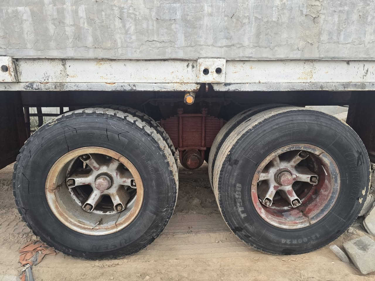 العربانه البيع تخم تاير  كهرباء شغاله ***********
