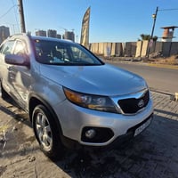 سورنتو موديل 2012 خليجي رقم بغداد انكليزي بأسمي لون رصاصي 4 سلندر حجم ...