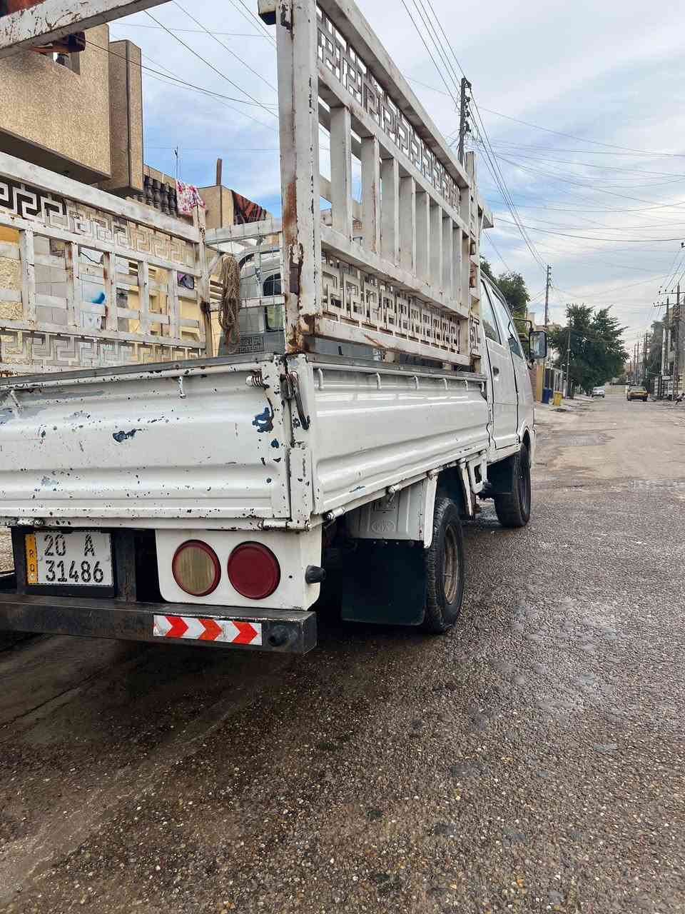 السلام عليكم طبعا عندي سياره KIAبنكو دبل قماره لون ابيض موديل 1993بسمي السياره كفاله كير ومحرك واكسن وشاصي ورقم اوربي وكلشي شغال ولسعر 45ورقه وقابل ولتفاوض ليحب بعد يعرف عن السياره مكاني بغداد لبياع/رقمي الاسيا ***********رصيد/رقمي الكورك بس واتساب ***********
