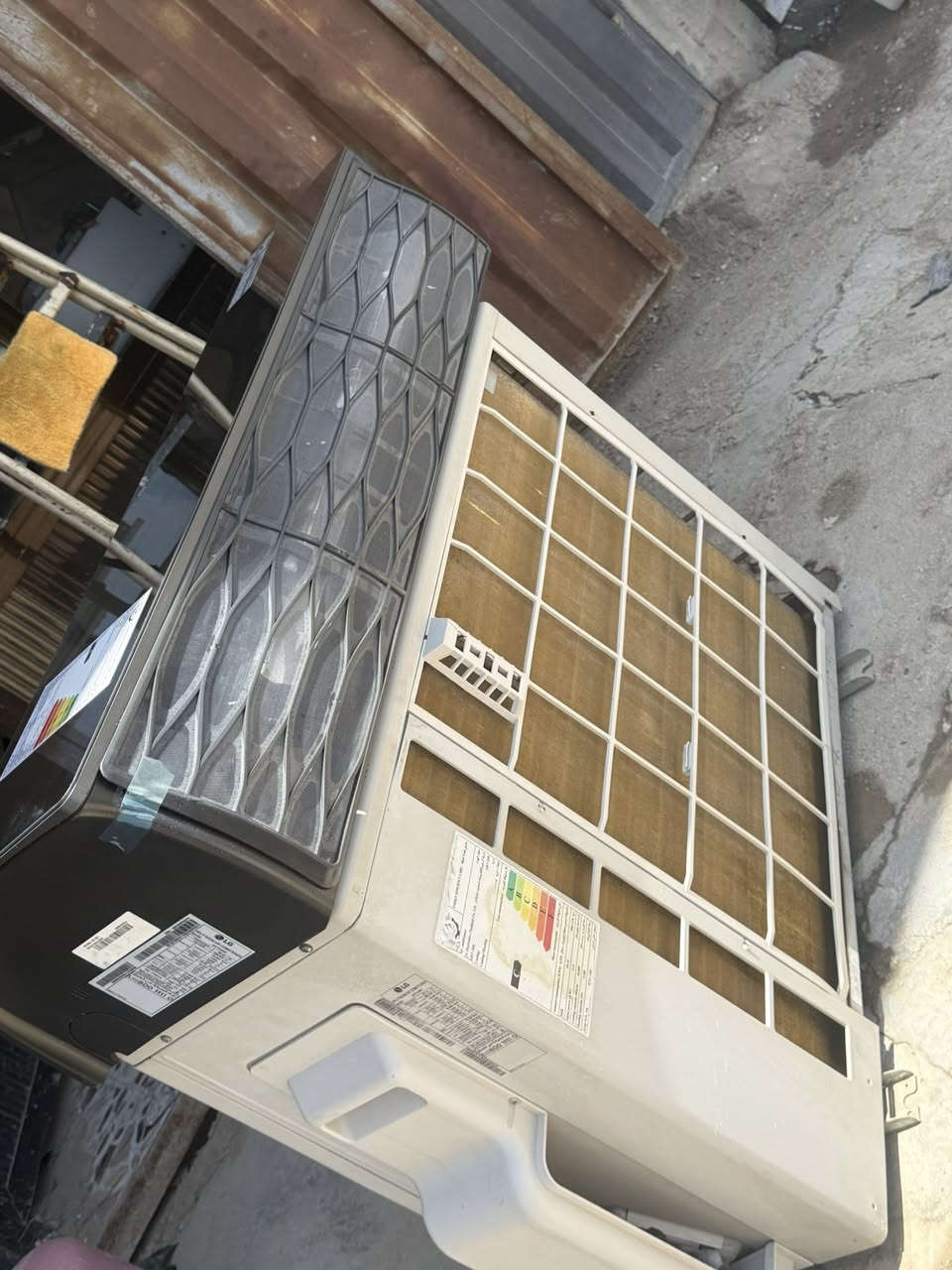 2 طن الجي انڤيرتر اخو الجديد نظافة 95‎%‎
مابي اي تصليح غاز بلادي 
سعر 850


**إذا كنت صاحب هذا الإعلان وتريد حذفه لأي سبب، رجاءا أرسل رسالة إلى الدعم الفني**