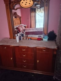 غرفة اخشاب للبيع للاستفسار الاتصال على الرقم 07800821512