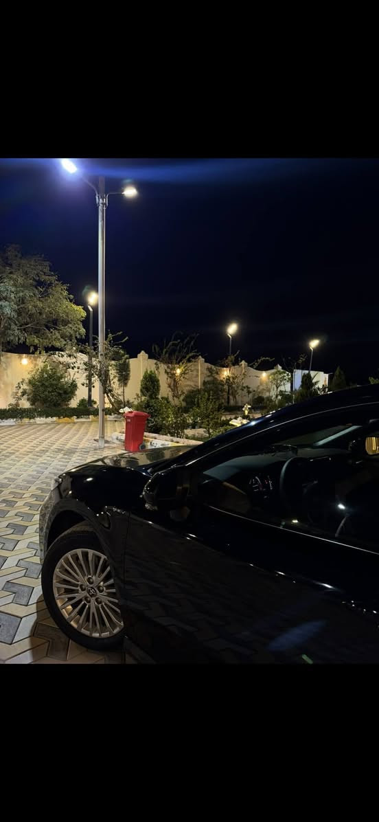 السلام عليكم
لبيع كامري LE هايبرد بانزين2025
خليجي 
فول مواصفات عدا البردى الخلفية 
شاشة كبيرة
حساسات خارجية حساسات داخليه 
تحكم بالقيادة 
مساعدة السايق 
اوتو هولد 
أنظمة قيادة 
محرك 4 سلندر حجمه2.500
ماشية السياره 22الف كيلو 
كشن سايق كهرباء 
مقاعد قماش لون اوف وايت
تشغيل عن بعد 
لون أسود 
بانوراما 
بصمتين  
كلين تايتل 
ملاحظة شخط بسيط في الدعامية 
السياره نظيف جدأ جدأ
باسمي وتحويل ثاني يوم
السعر 295 وبيه مجال 
الاستفسار الاتصال على الرقم واتس إب  9647733661676+
رصيد ***********
