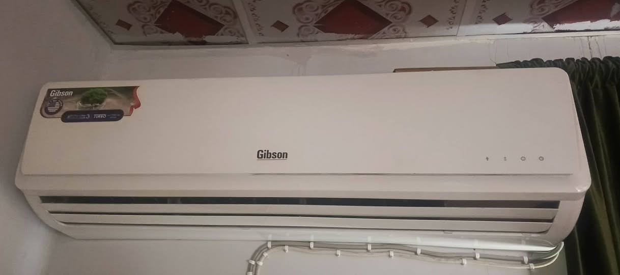 للبيع سبلت 2طن
جديد نضافه 95/100
شغال على كل عيب فول تبريد 
***********
يثرب
