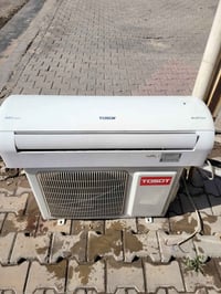 سبلت توسوت واحد طن شغال وكامل غازه مقفول غراضه كاملة تبريده ثلج تدفئة ...