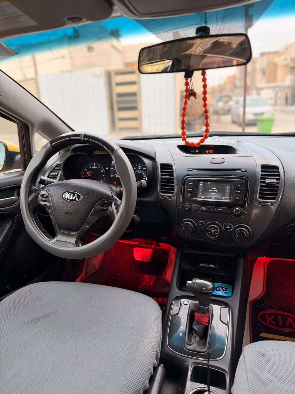 السلام عليكم فورتي موديل 2017مكينه دوش 2000 كير ايتي السعر 100  ناشر صور حادث  كير مكينه كفاله لغود مكفوله  شرط تحويل. . 
بغداد البلديات ***********
