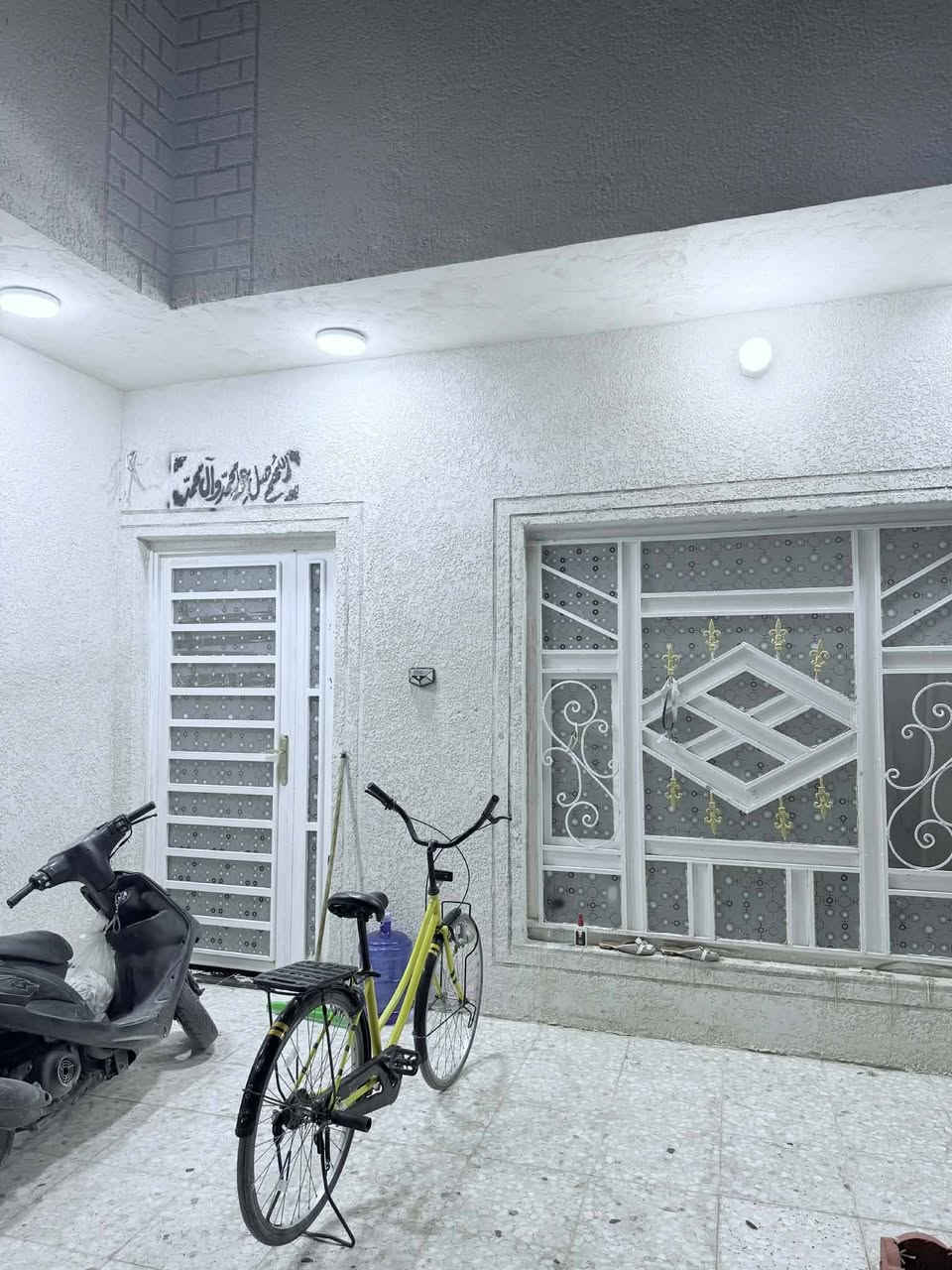 بيت للبيع 👑👑
المكان نهاية شارع 60 مقابل بيت الساده ابو حيه ركن على شارع 20 متر 

المساحه 2️⃣8️⃣0️⃣ متر 

البناء 2️⃣0️⃣1️⃣8️⃣ جديد جديد 

غرف النوم عدد5️⃣

استقبال 1️⃣3️⃣ متر 

صحيات عدد 2️⃣

السعر1️⃣3️⃣5️⃣ مليون وقابل للتفاوض 

الاتصال
 ***********
***********
