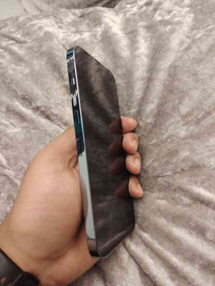 السلام عليكم ايفون ١٣ برو ماكس ذاكرة ٢٥٦ نظيف جداً نموذج M كله بلادي وتر بروف مبدل بطاريه مال وكاله اصليه الجهاز العنوان بغداد الصليخ ال600  للاستفسار*********** 🌺🌺
السعر ٦٠٠ وبيه مجال
