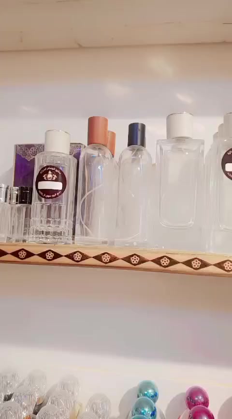 #عطور الوسام المركزه
الى زبائننا الكرام سوينالكم عرض تحطيم الاسعار 
بمناسبه عيد الفطر المبارك اعاده الله علينا وعليكم بالخير والعافيه 
عنوانه سبع البور سوق ال٤٠٠٠مقابيل علوه الذهيباوي مجاور الصيدليه 
للتواصل 
***********
