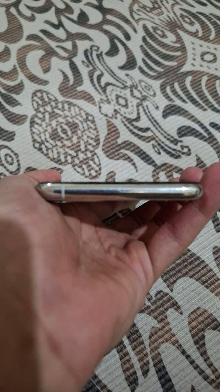 السلام عليكم 
ايفون ١١ برو ماكس 
ابيض 
ذاكره ٢٥٦ 
البطارية 84
جهاز ما مفتوح ولا داخل صيانه 
ملاحضه(صوت ماكو عطلان والكامره تعلك) 
للاستفسار عن السعر وباقي المعلومات على الخاص


**إذا كنت صاحب هذا الإعلان وتريد حذفه لأي سبب، رجاءا أرسل رسالة إلى الدعم الفني**