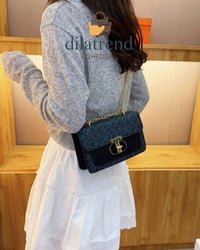 جنطة أنيقة • خفيفة • عملية