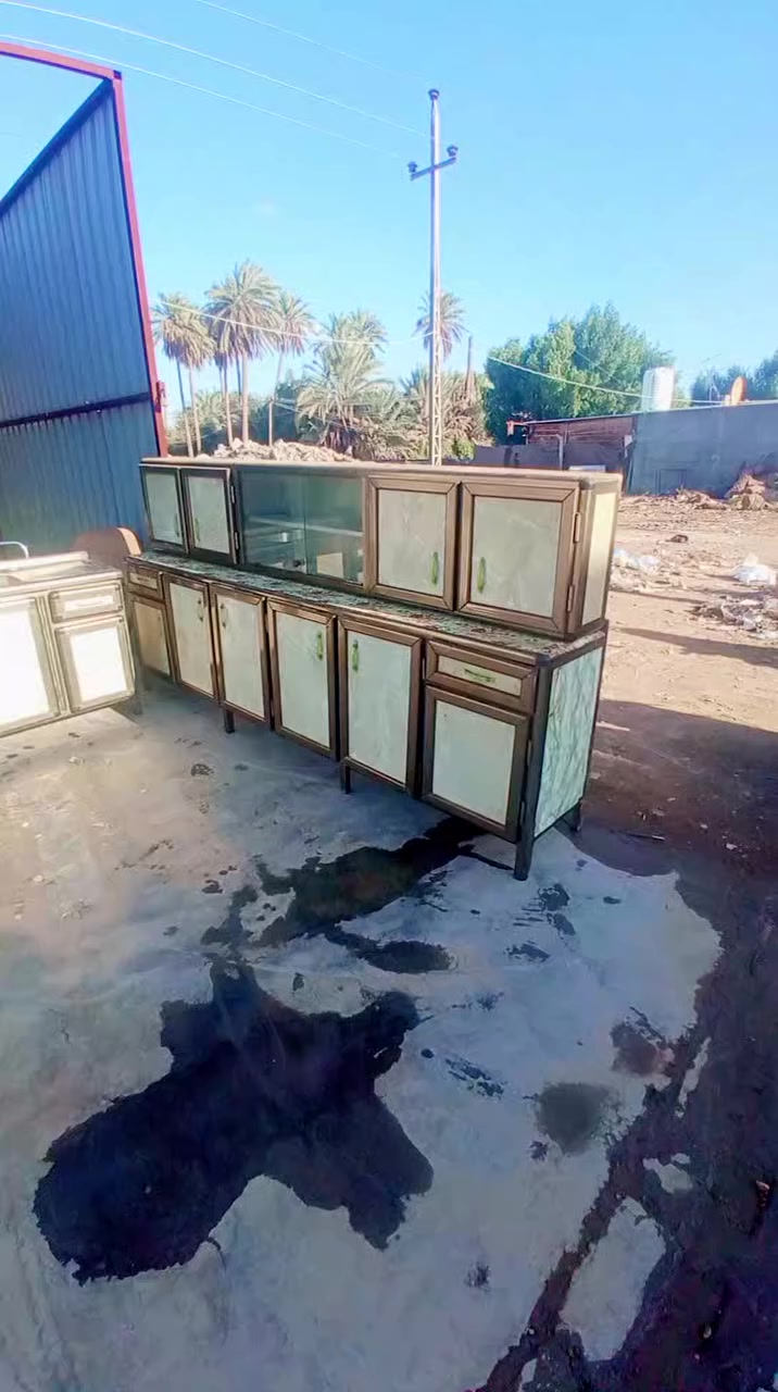 كاونتر 3 قطع 
الارضي + معلق طول 3 متر🌷
سنك طول متر وربع 🌷
نظافه جيده 85% 
السعـر = خاص وتدللون 💓🌷
مكان / حلة /  الصوب الصغير قرب الشؤون ومسكوف زاد الخير
الشارع الرئيسي الي يربط بين البكرلي وصولا للنزيزه🦋🌷


**إذا كنت صاحب هذا الإعلان وتريد حذفه لأي سبب، رجاءا أرسل رسالة إلى الدعم الفني**