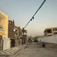 ١٠٠م • طراز ملكي • واجهة ٥×٢٠