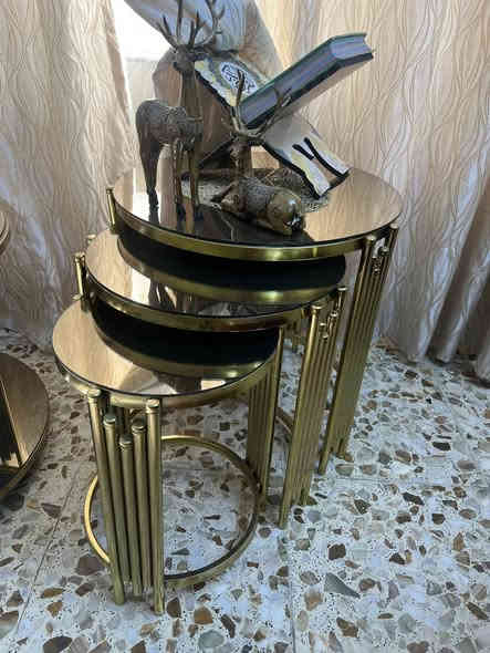 كاونتر من الداخل المنيوم ومن البره hdf نظيف مابي اي شي ب مليون و500 وبي مجال 
مكنسه كهربائيه ب50وبيها مجال

ميز طعام اربع كراسي مرمر ب200 وبي مجال

ميز وسطي يفتر ب75 وبي مجال

ميز مع طبلات ب 150 وبيهن مجال بس الميز الجبير جوه اكو فطر

طباخ مصري نظيف كلشي مبي ب140 وبي مجال

***********العنوان بغداد الاسكان شارع23
