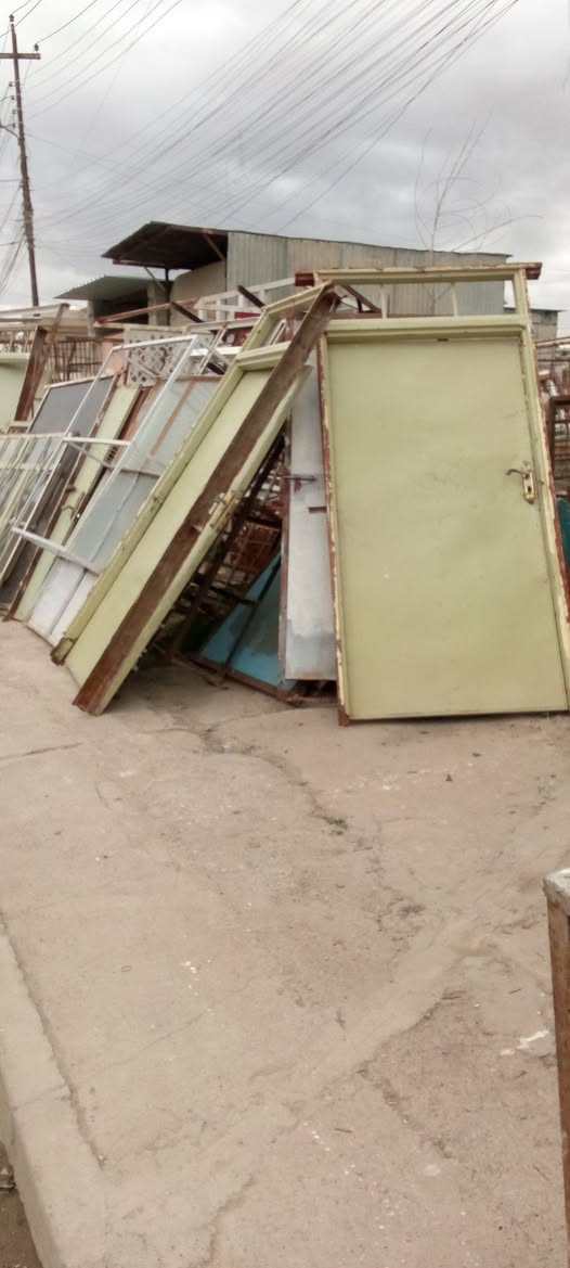 متاح ابواب شبابيك مستعملا ***********
