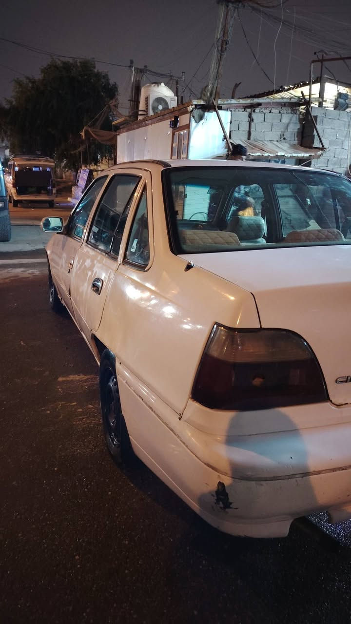 السلام عليكم دايو سلو اوتوماتيك محرك مفتوح بيها بخار بس ناعمه باسمي موديل ١٩٩٦ للبيع سعرها ٣٠ وبيها مجال مكاني الكاظميه *********** داخلها نظيف باسمي
