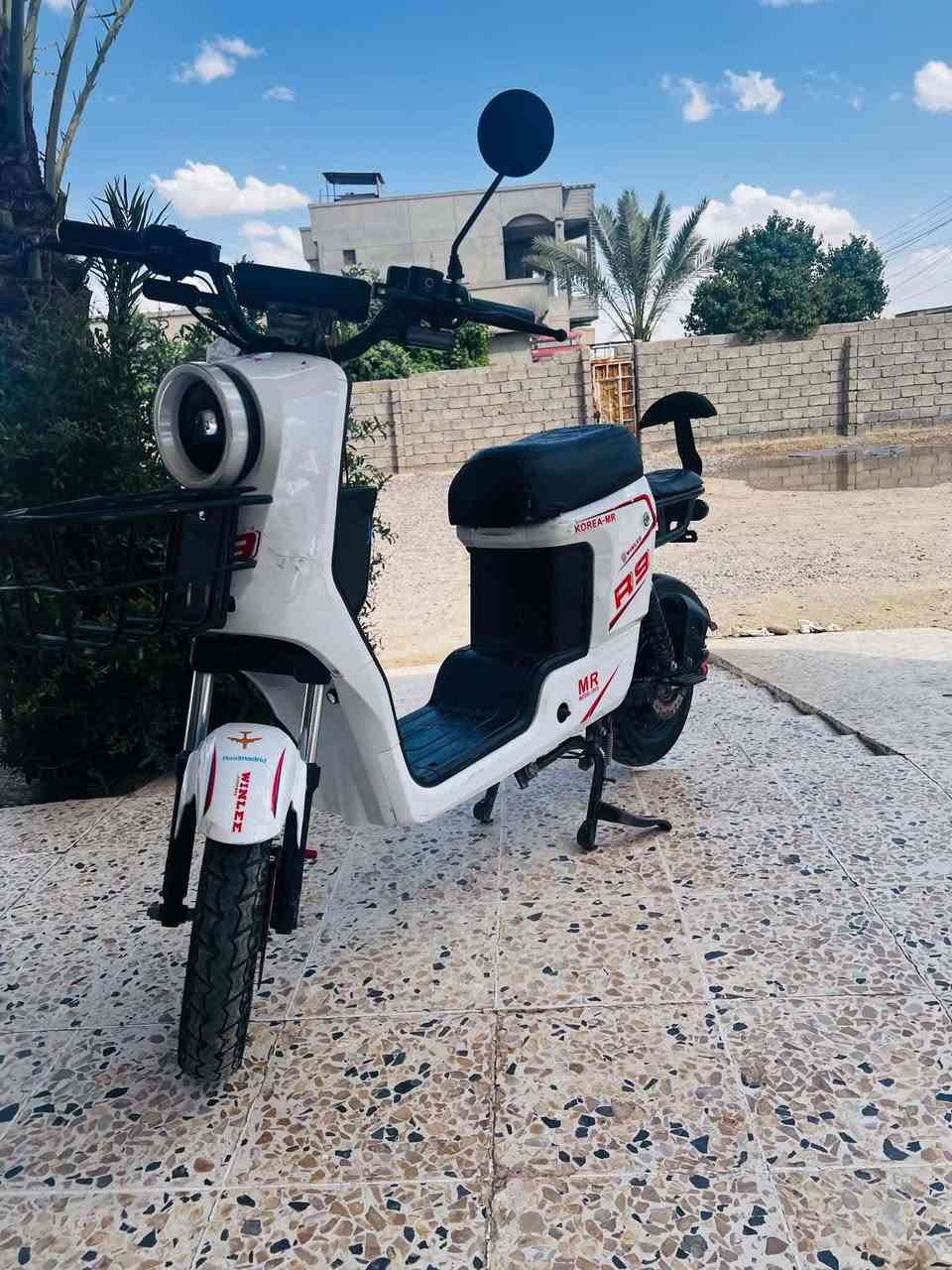 للبيع او مراوس شعندك نزل بل تعاليق/2025/ 
وبيع السعر 350
النوع R9


**إذا كنت صاحب هذا الإعلان وتريد حذفه لأي سبب، رجاءا أرسل رسالة إلى الدعم الفني**