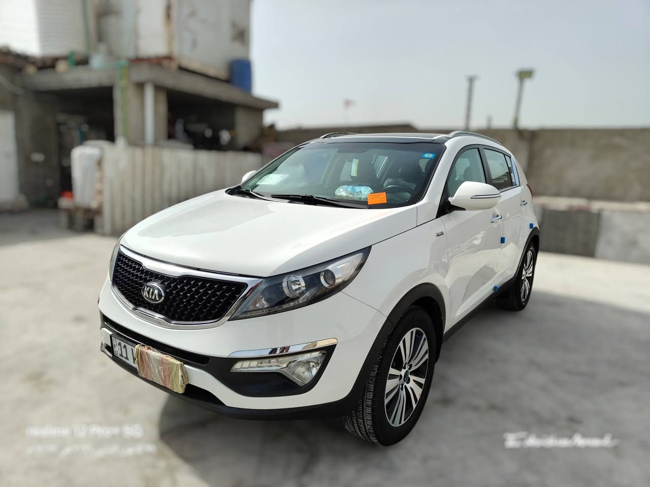 السلام عليكم سياره كيه سبورتج لبيع
الموديل 2014
سياره فول مواصفات واحد على واحد 
كويتي فتحه بانوراما فورويل 
كشنات دفاء تبريد
مكينه مكفوله كافله عامه 
مكينه 2400 دوش 
سياره مكفوله كافله عامه بعدهي على شركه 
رقم بغداد سعر 175  
رقم هاتف  ***********
