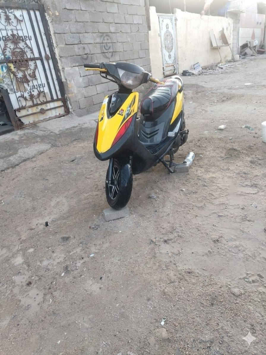 سلام عليكم دراجه ماكس للبيع الدراجه ما مفتوحه مرتبه ونضيفه بس يرادلها كابريته وباتري سعرها 650  وبيها مجال للشراي الرقم ***********
