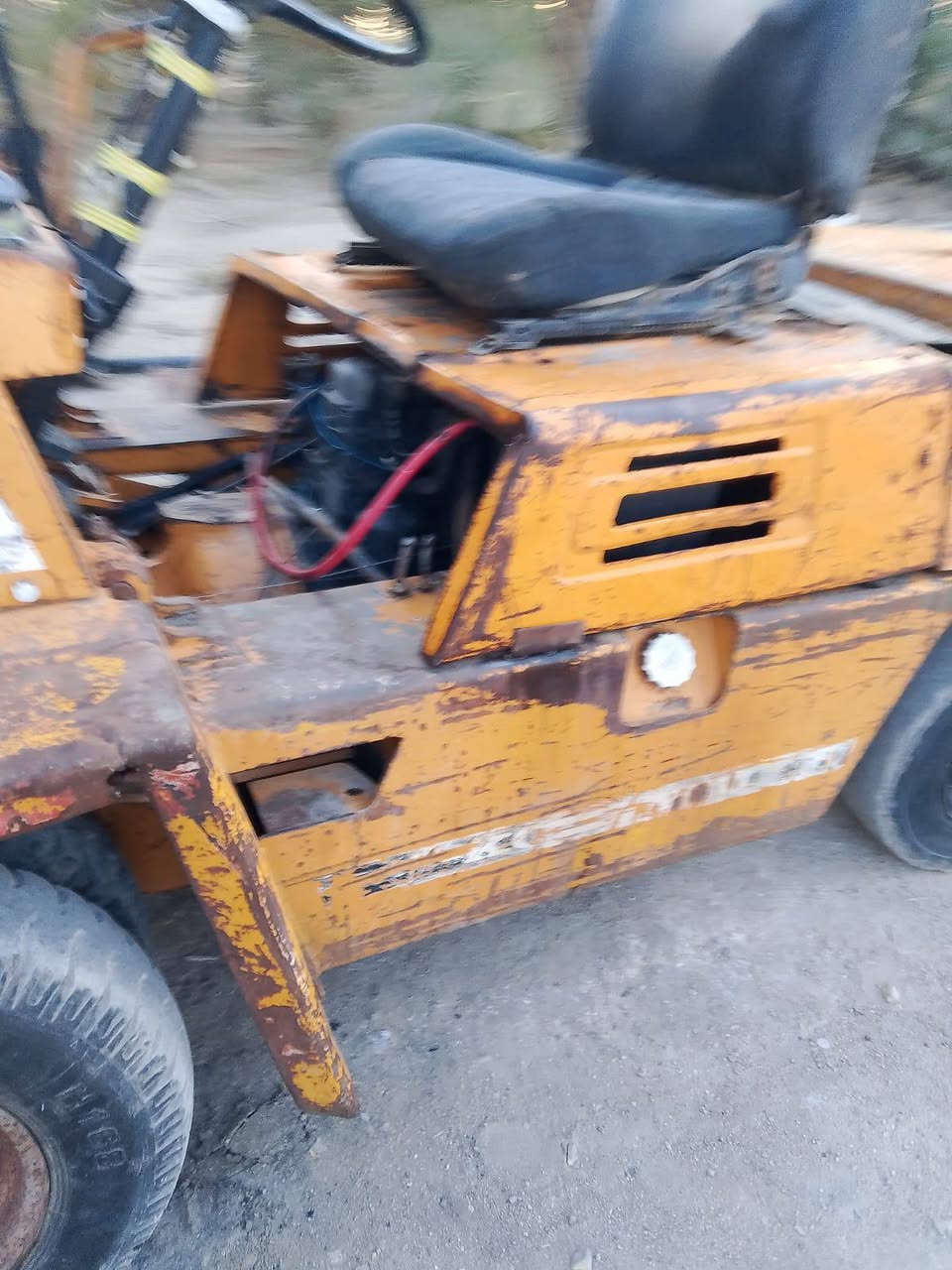 السلام عليكم شوكيه 3طن كوماتسو محرك جديد ازوزه جاهزه للعمل السعر 30ورقه جب عالي حركتين
***********
