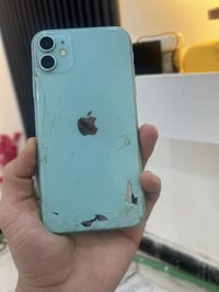 آيفون 11 للبيع الذاكره 128 كما موضح بل صوره  السعر 175وبي مجال بسيط 07...