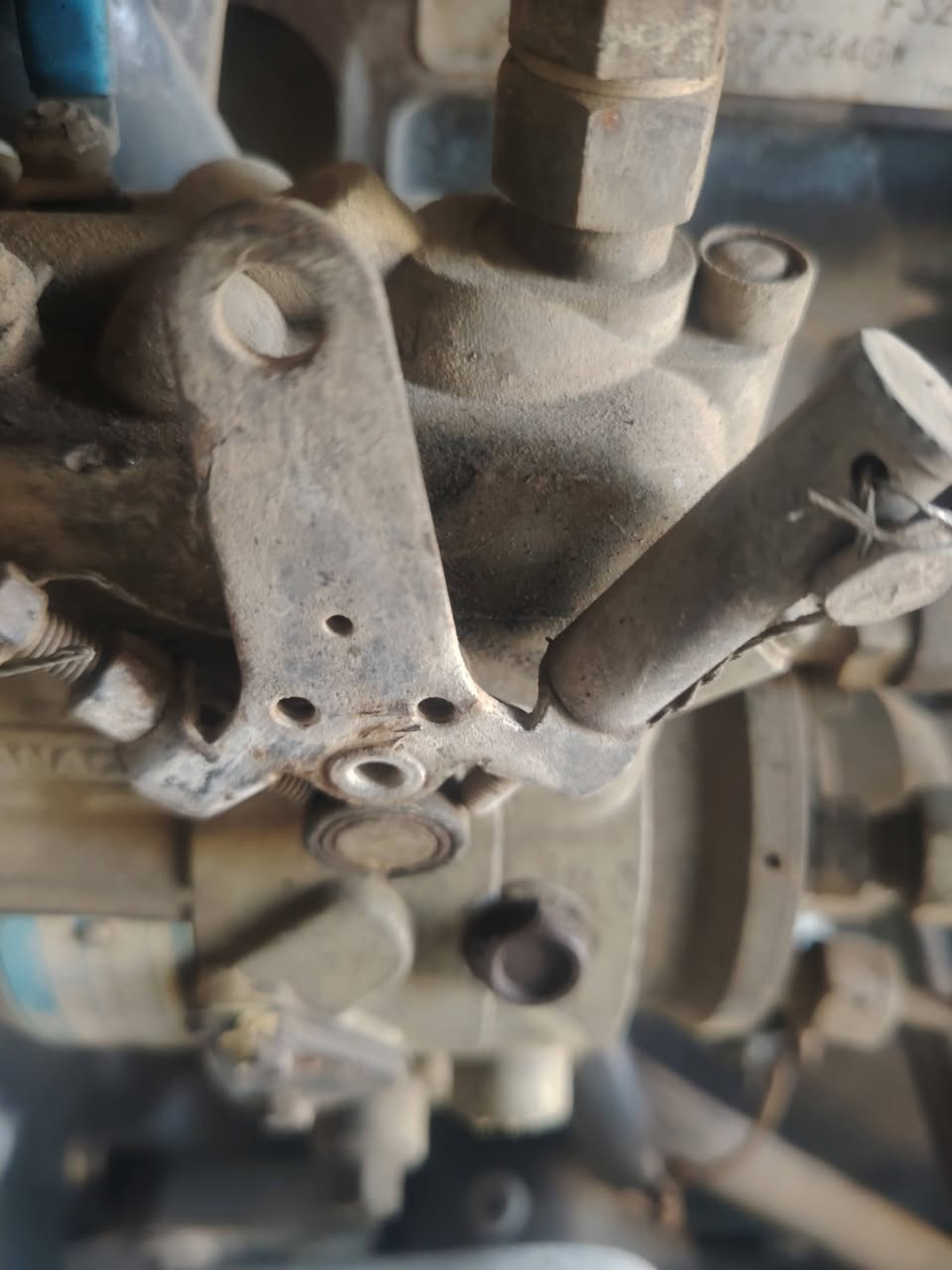 السلام عليكم للبيع مولد بيركنز 4سلندر شغال جديد برغي مامفتوح بيه المكان صلاح الدين قضاء بلد تقاطع السيد محمد الاستفسار الاتصال على الرقم *********** او ***********
