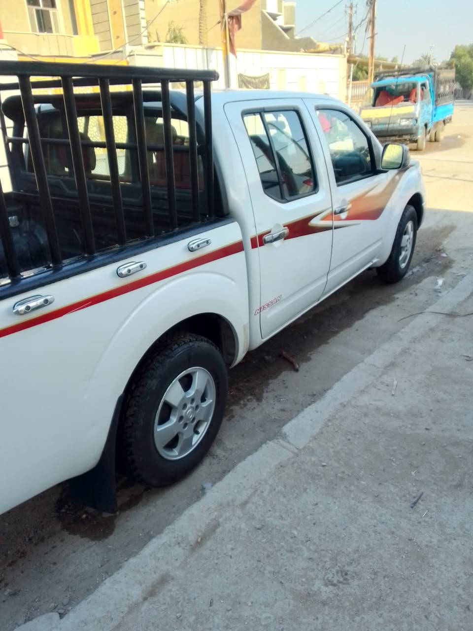 السلام عليكم سيارة نيفارة للبيع موديل 2012 تخم تأير سيارة جديدة من صدر وحدادية نضيفة سيارة جاهزة كل نقص مابيها السعر 120ورقة وبيها مجال مكاني بغداد العبيدي رقم ***********
