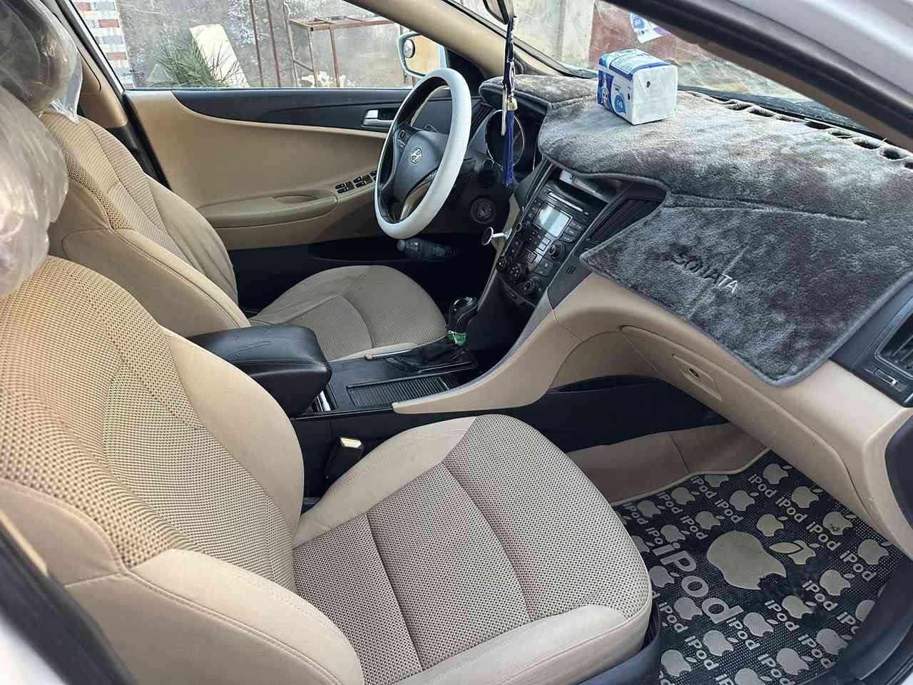 السلام عليكم سوناتا موديل 15 خليجيه مكيه دوش 2400 كير اي تي بيها ضربه جاملغ الخلفي وامامي وبيها رشات صبغ ابيع احزام رقم ميسان مميز سنويتها ل 28 راعيه موجود بالعماره يريد تحويل مكيه بيها كازكت حداديه جديده تبريد شغال سياره بنوراما مغلفها جماليه 
عنواني ميسان المجر الكبير 
رقمي ***********
سعرها 95 وبيها مجال
