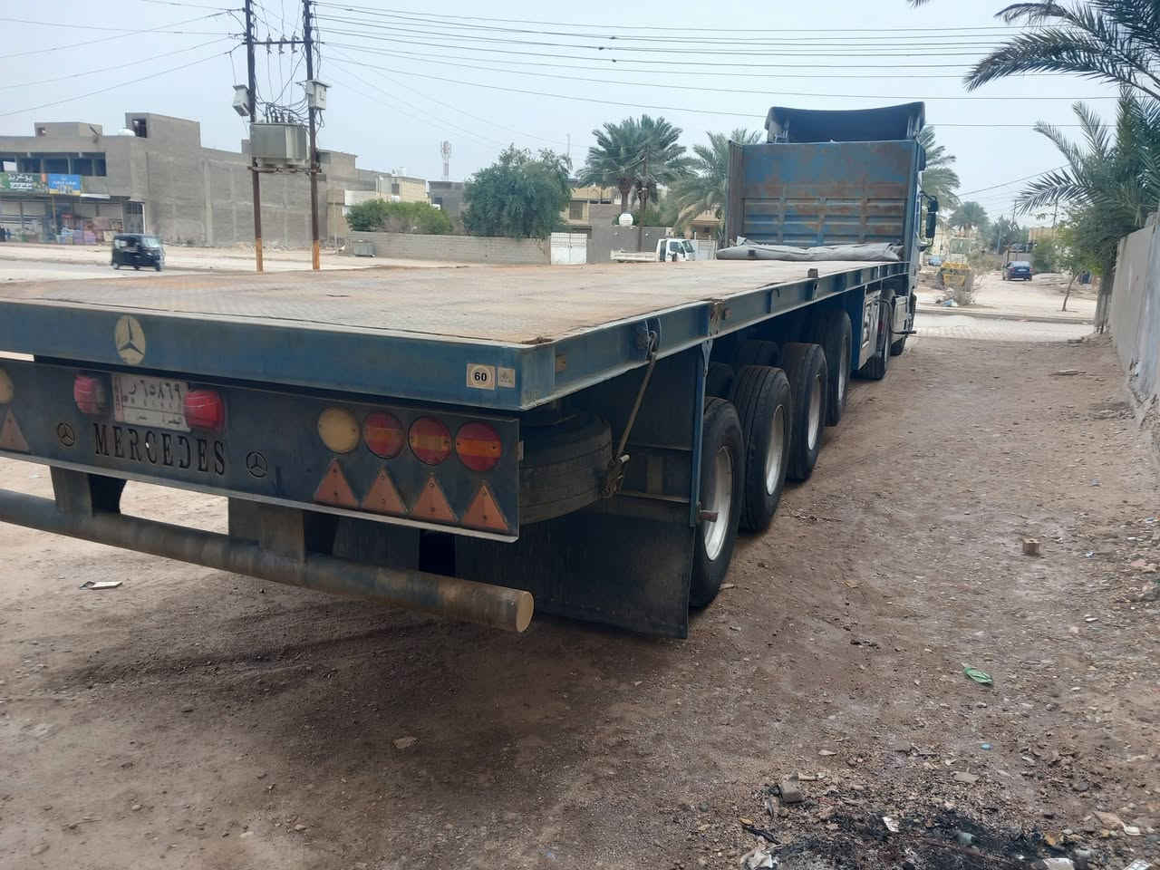 السلام عليكم عربانه حداده السبطين
اربع محاور 14 شاصي 16 شريط 60 الطول 12/85عدد مطبخ
 ثلاجه تاني ماء تخم تاير العربانه مكفوله كفاله عامه
السعر ١٣٥ العنوان محموديه الاستفسار ***********
