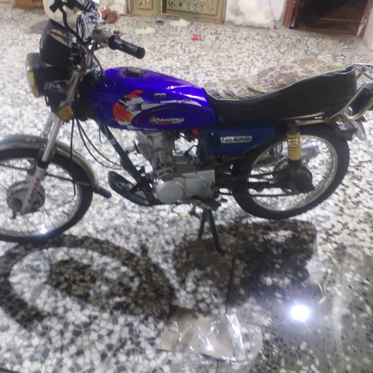 السلام عليكم دراجه سيجي للبيع دراجه اوراق اريدها ب650مكاني الجزيره ***********
