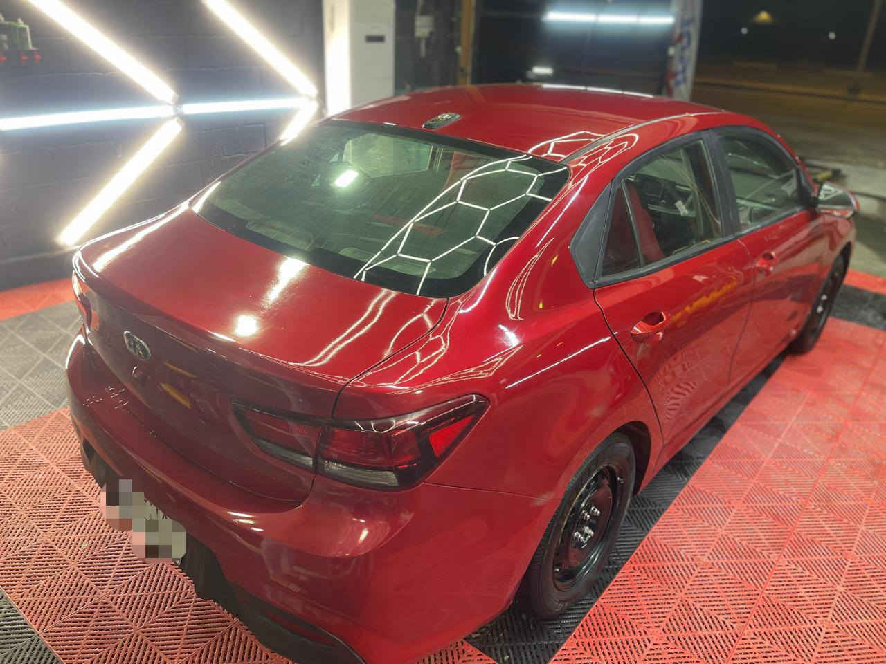 ريو 18
كيا ريو..2018..
وارد امريكي ..جاملغين الخلفي والصندوك صبغ… ..والباقي كفاله
مكينه وكير مكفولات..حجم 1600..
تحكمات تلفون شاشه كامره..كروز سرعه
تبريد تدفئة… ماشيه 70 الف… 
رقم بصره شرط التحويل… جاهزه للاخير
السعر 94..اتصال..‏‪***********‬‏
