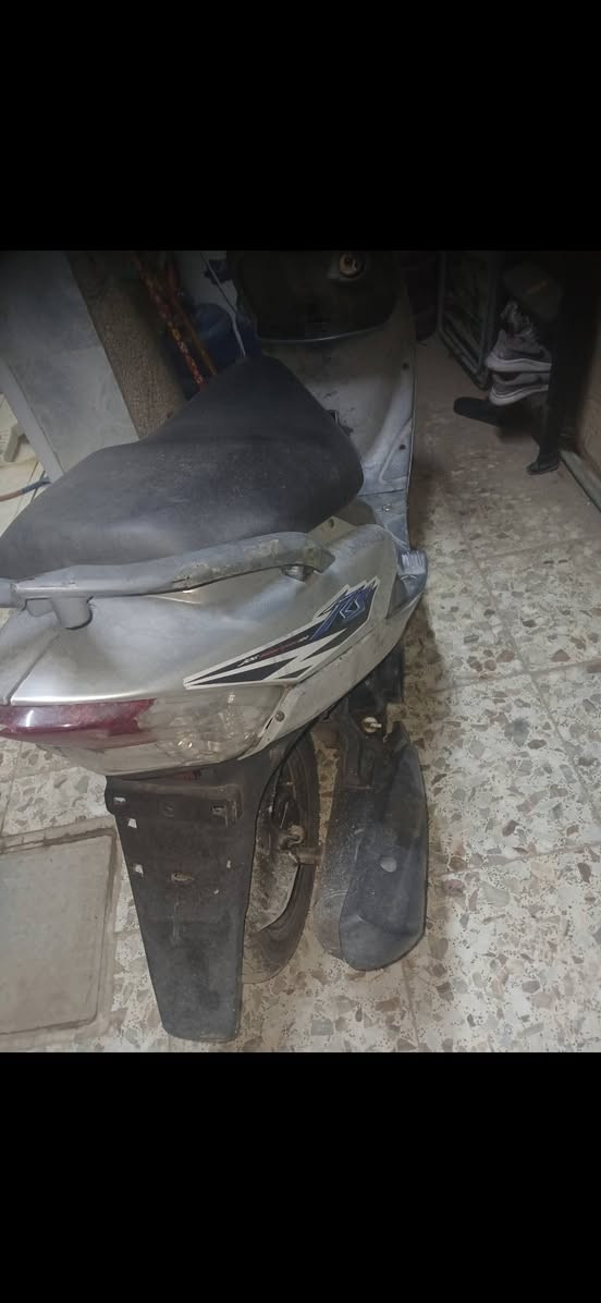 السلام عليكم دراجه للبيع ماكس منغولي نقصهه سلف يحتاجلها ترتيب مكاني منصور داودي سعرهه 300 وبيهه مجال للتواصل ***********
