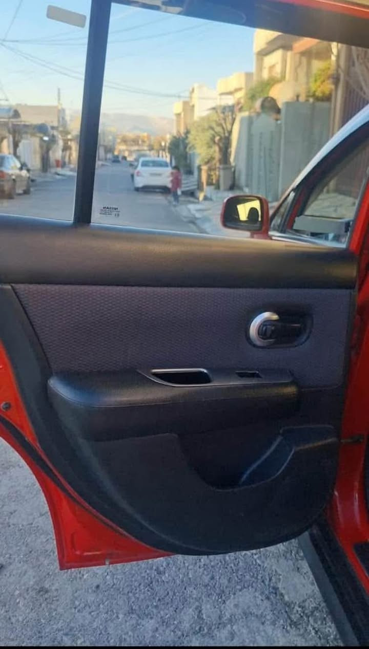 نیسان ڤێرسا
 ٢٠٠٧
واجيهه اصلى 
گێر تۆماتیک
مەکینە٢٠
شاشە ئایپات
کامێرا
تەحدید سورعە
١٤٢ میل رۆیشتەوە 
کارەبایی کامل مەزبوت
٤ پارچە نيو سبوغ
تازە توند کرایتەوە هیچ مەسرەفی تێدا نییە
مشتەری نامە بنێرە لەخزمەتم  
ژماره ى موبايل ***********ڤايبه ر وه تس ئاپ
شه قلاوه كويسينجاك, أربيل
