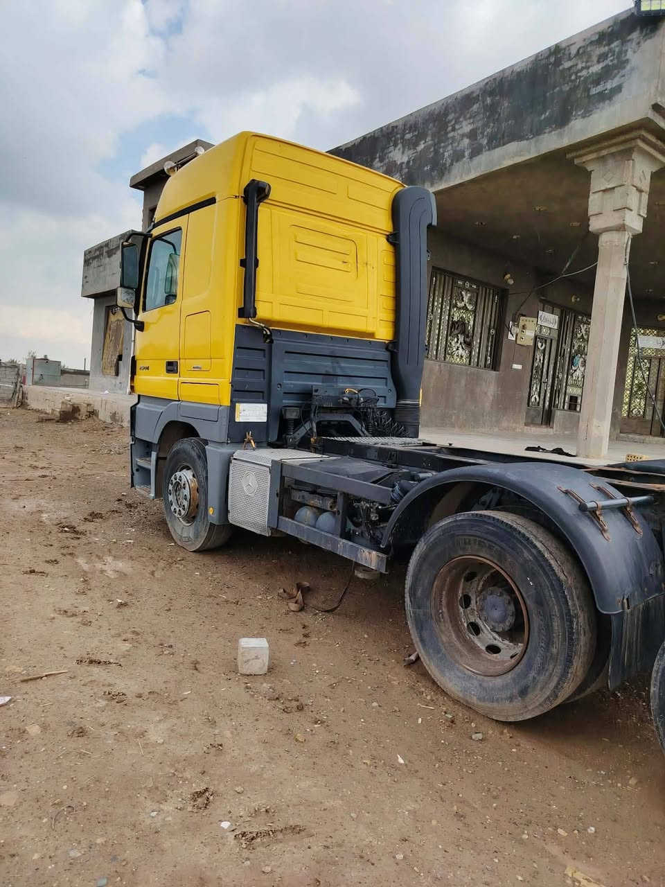 السلام عليكم اكتروز البيع مؤديل الفين و 8 مكفولة كفالة عامة حجم 44 /25 بدون ضبارة موجود ***********
