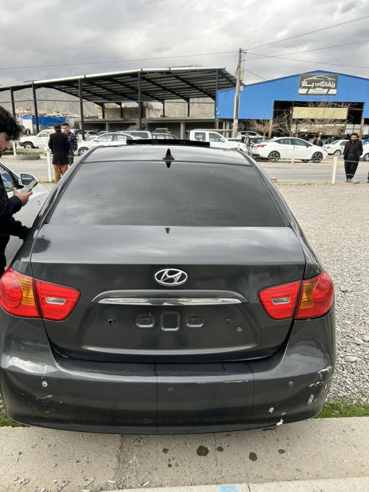 avanty  model 2007
سەیارەکە سبوخ حامە بۆ جوانی 
کوشن جلد
هیتەرە.    
پشت وپیش کەپس   
٣٩. $مەجال 
0750 886 0300
