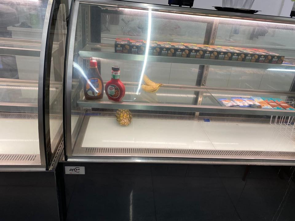 عارضات كيك او مواد غذائية عدد 2  تحافظ على البرودة ويا عارضة حرارية للمعجنات او غيرها للبيع مستعجل 
كربلاء حي الحسين 
***********
