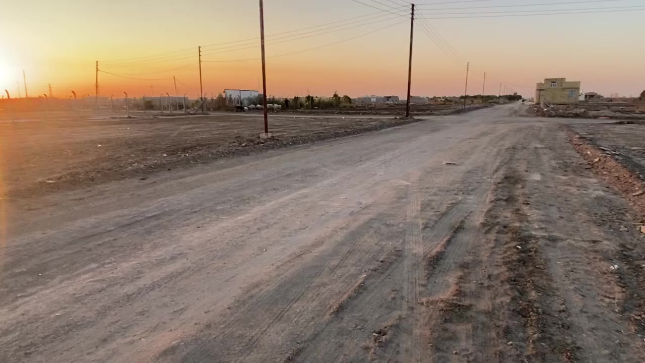 قطعة زراعي للبيع مساحة ٤٠٠ متر مع الخدمات ماي كهرباء شارع رئيسي عرض ١٢ متر منطقة حي الجوادين شارع الحسينية للتواصل والاستفسار ***********
