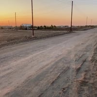 قطعة زراعي للبيع مساحة ٤٠٠ متر مع الخدمات ماي كهرباء شارع رئيسي عرض ١٢...