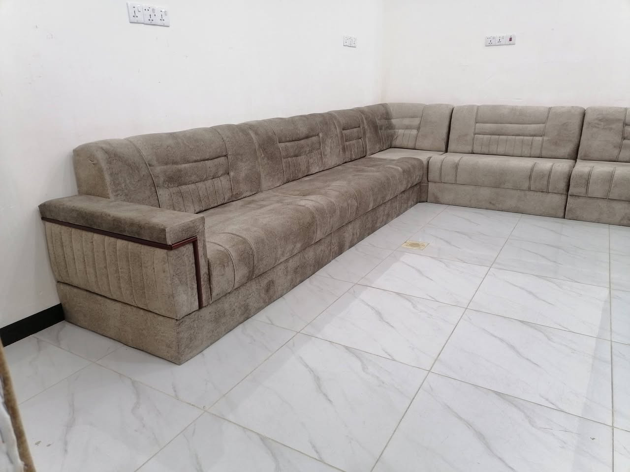 ديوان جوكر 6 قطع 7 متر بلوك اسود 15ملم الاسفنج 10cm
#عنوان كوت زين القوس شارع المله ***********

متوفر توصيل بعد المقابله 🚛

تابع صفحه يوصلك نشر معرض بركات ام البنين
