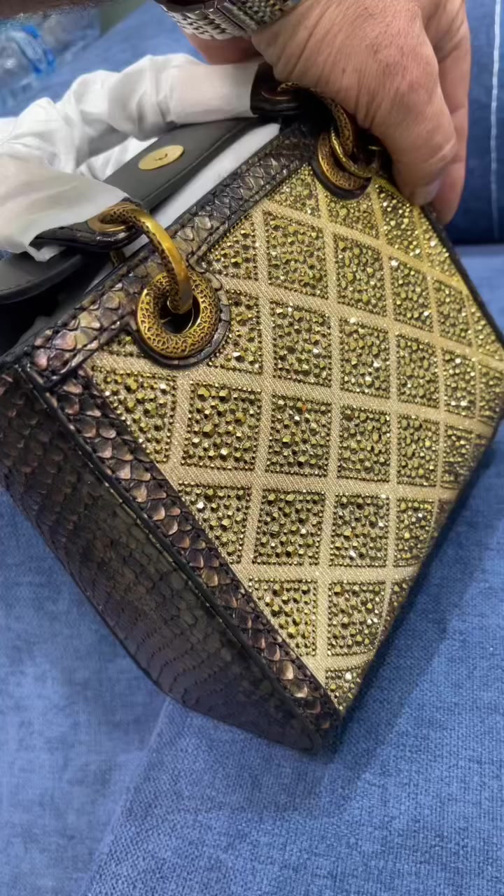 جنطة ديور ماركة اصلية


**إذا كنت صاحب هذا الإعلان وتريد حذفه لأي سبب، رجاءا أرسل رسالة إلى الدعم الفني**