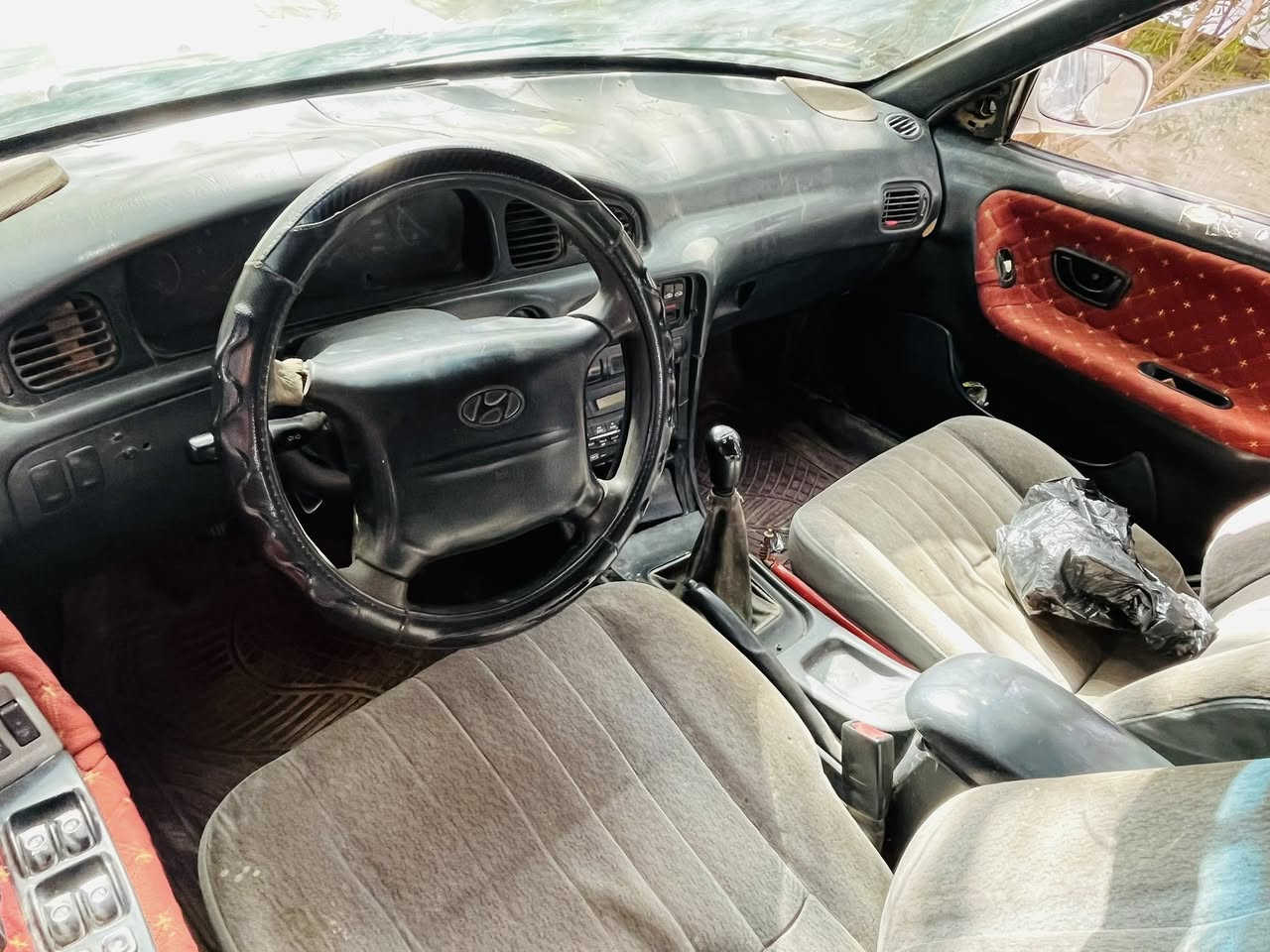 السلام عليكم سوناتا تو موديل 1994كير عادي محرك مفتوح كير ومحرك خير من الله رقم ديالى الدولي تحويل مباشر تخم تاير ويل كب السعر 37
***********
