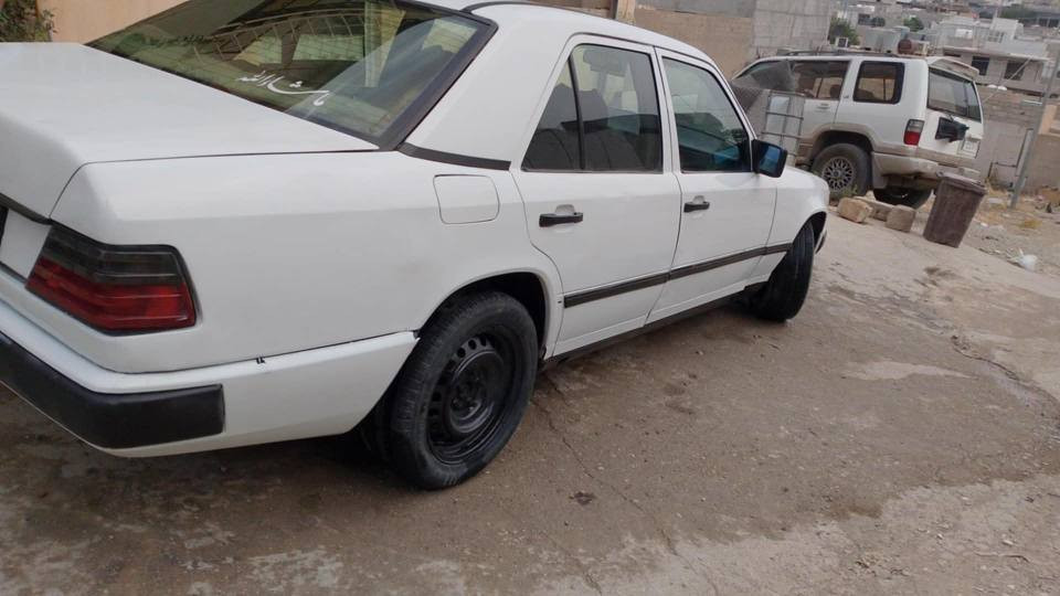 ئاڕم پلاستیک سلێمانی مەکینەی vvti300 ئەڕنەب گێڕ تۆماتیک بە شەرت
1986 
32 گەڵا
*********** السليمانية, العراق
