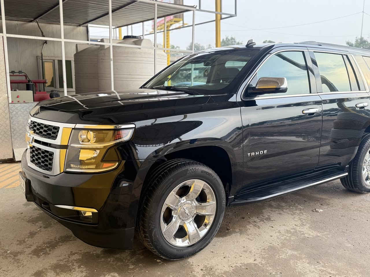 السلام عليكم
للبيع فقط بدون مراوس رجاءاً بيع فقط تاهو 2015 خليجي وكالة المنصور فول عدا السويج : LT
مقاعد جلد 
كراسي كهرباء 3 دكم 
قاصه 
فرس وسطي 
ويل كب بريمر 22 
تبريد مركزي 
شاشه كبيره 
كامره دواره 
تحكمات تبريد خلفيه 
رادار 
تنبيه 
نضام السير ع الخط 
محرك 5.3
حساسات 
مري كهرباء 
كروس سرعه وتحكمات 
مانع تزحلق
ليد امامي خلفي 
لايت عدسة زنون متحركه 
كشاف زنون 
سبعه راكب 
وبعد بيهه موصفات ودكم هواي 😂
حادثها فتح البنيد وبارد الجاملغ الخلف السائق 
ماشيه 91 الف km جديده بمعنى الكلمه 
رقم بغداد بسمي 
سياره جاهزه 
شرط التحويل 
السعر 295 وبي مجال قليل 
سونار موجود مكانين بارد فقط  
رقم الهاتف الاستفسار 
***********
